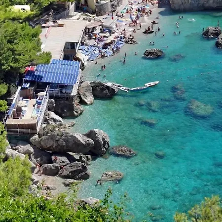 Splendido Situato In Posizione Privilegiata Con Vista Sul Mare Casa vacanze Capri