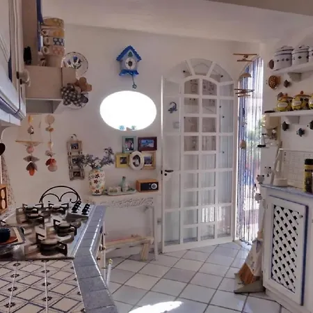 Splendido Situato In Posizione Privilegiata Con Vista Sul Mare *